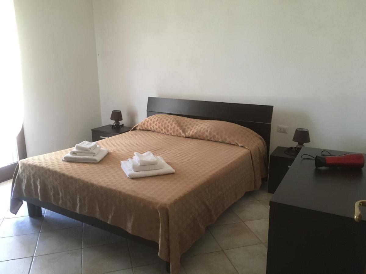 Residence S'Oggiastrone 塔瑙内拉 外观 照片